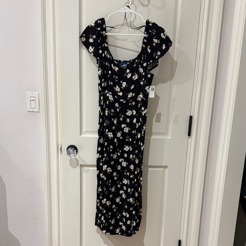 Old Navy Black Floral Maxi Dress - Picture 5 of 5